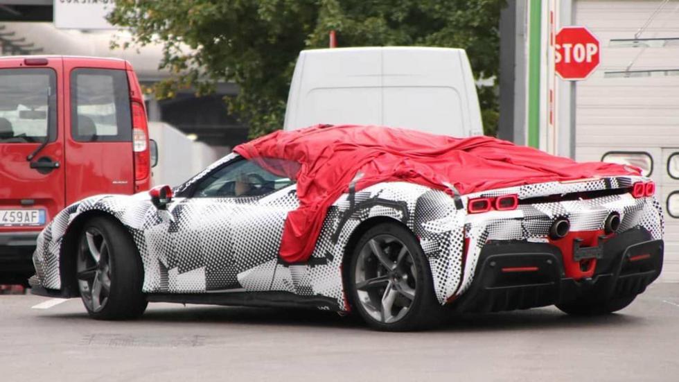 Εμφανίστηκε η Ferrari SF90 Stradale Spider 